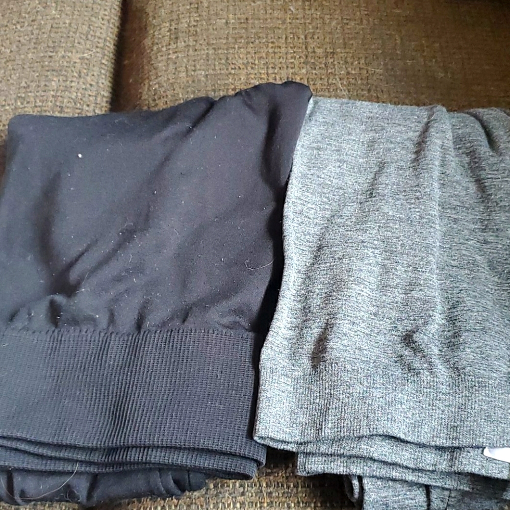 2 pairs leggings